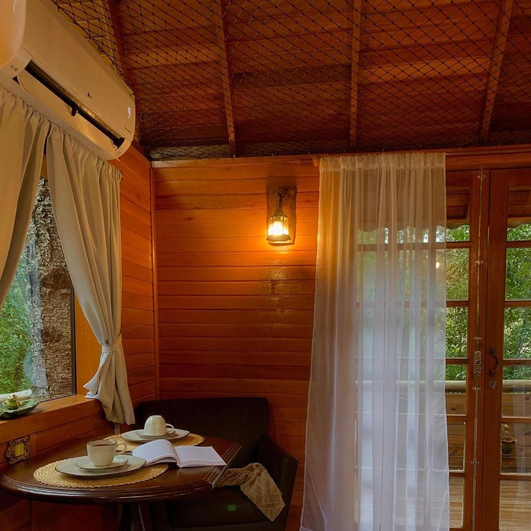 Casa Na Arvore Com Hidro, Piscina, Trilha, Cavalo 本图贡萨尔维斯 外观 照片