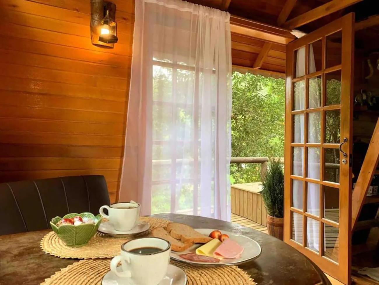 Casa Na Arvore Com Hidro, Piscina, Trilha, Cavalo 本图贡萨尔维斯 外观 照片